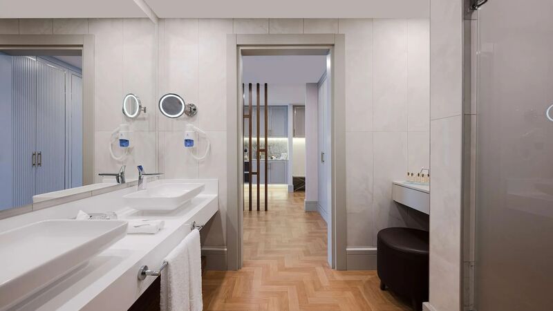 Concorde Tower Hotel & Casino Otel