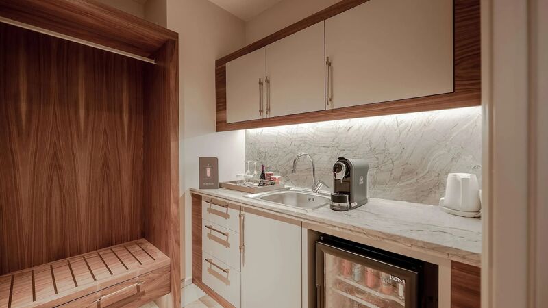 Concorde Tower Hotel & Casino Otel